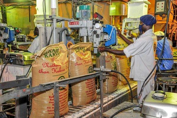 BAGGING-SUGAR-AT-KAKIRA