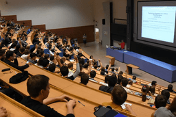 ELTE-university-students-foreign-1140x815