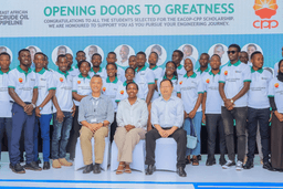 Oil-and-gas-students-872x547